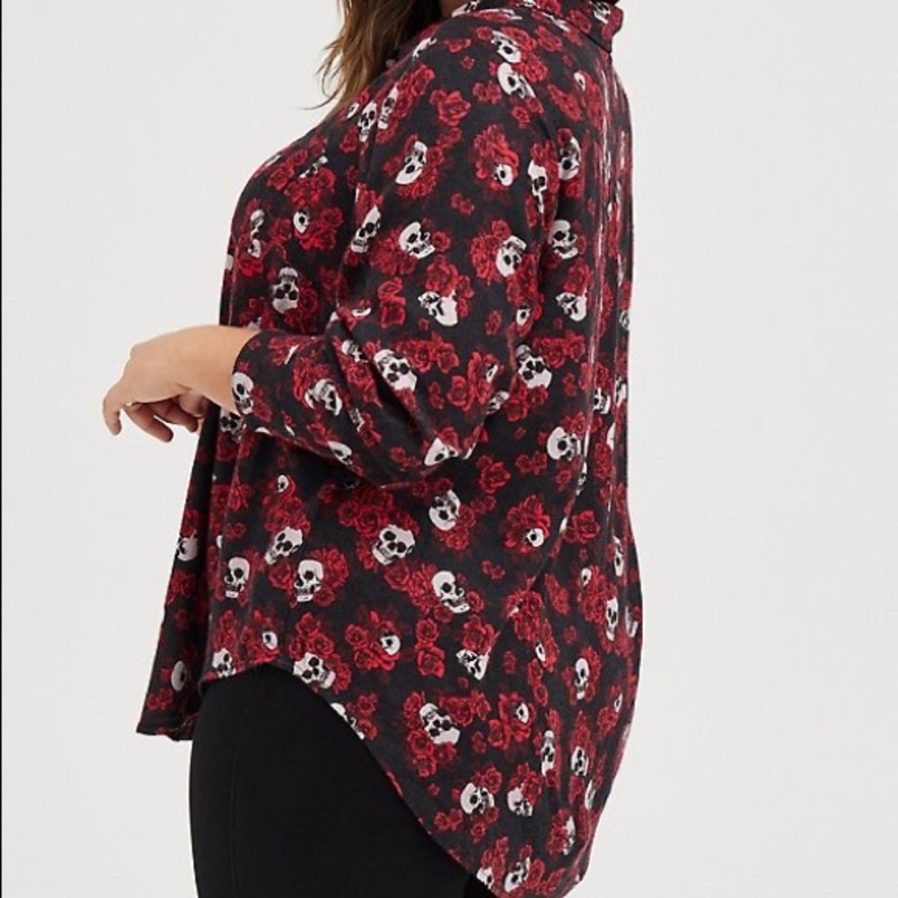 Torrid Brushed Rayon Skull Floral Size 2 BNWT - Picture 4 of 6